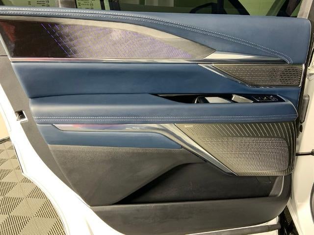 2025 Cadillac ESCALADE IQ AWD Luxury 2