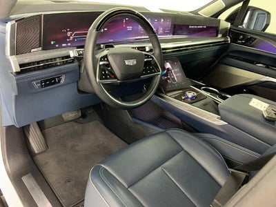 2025 Cadillac ESCALADE IQ AWD Luxury 2