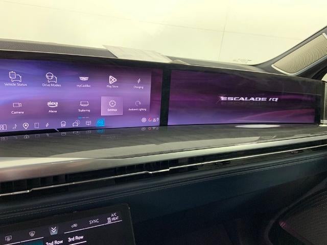 2025 Cadillac ESCALADE IQ AWD Luxury 2
