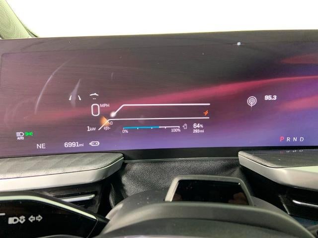 2025 Cadillac ESCALADE IQ AWD Luxury 2