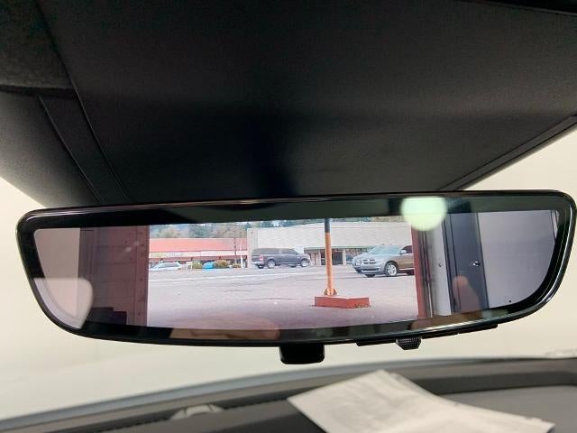 2025 Cadillac ESCALADE IQ AWD Luxury 2