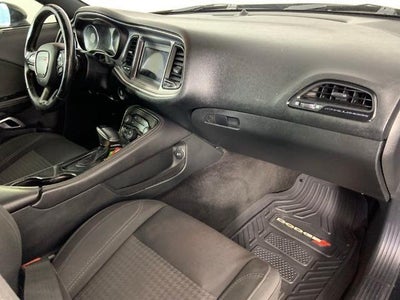 2019 Dodge Challenger SXT RWD