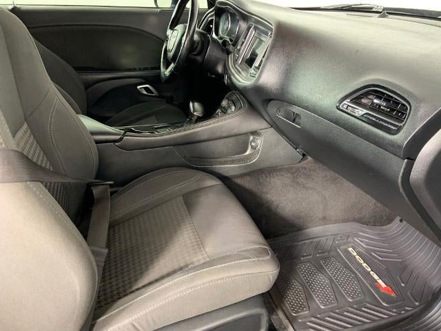 2019 Dodge Challenger SXT RWD