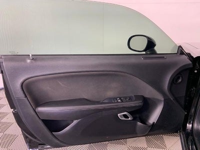 2019 Dodge Challenger SXT RWD