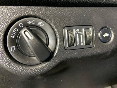 2019 Dodge Challenger SXT RWD