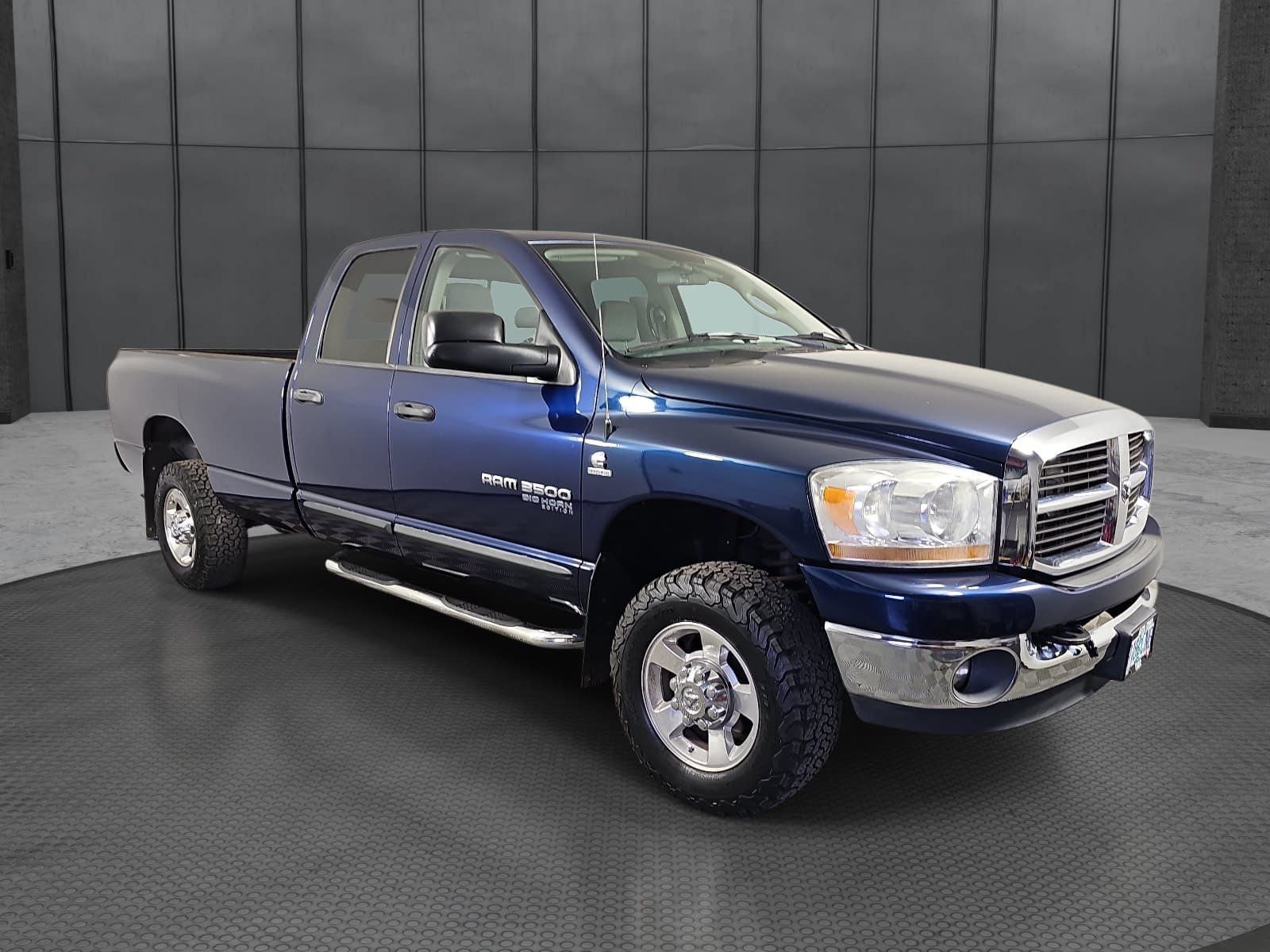 2006 Dodge Ram 3500 4WD Quad Cab 8 Ft Box DRW SLT