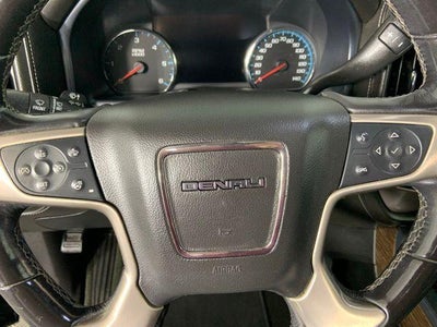 2017 GMC Sierra 1500 Crew Cab Short Box 4-Wheel Drive Denali