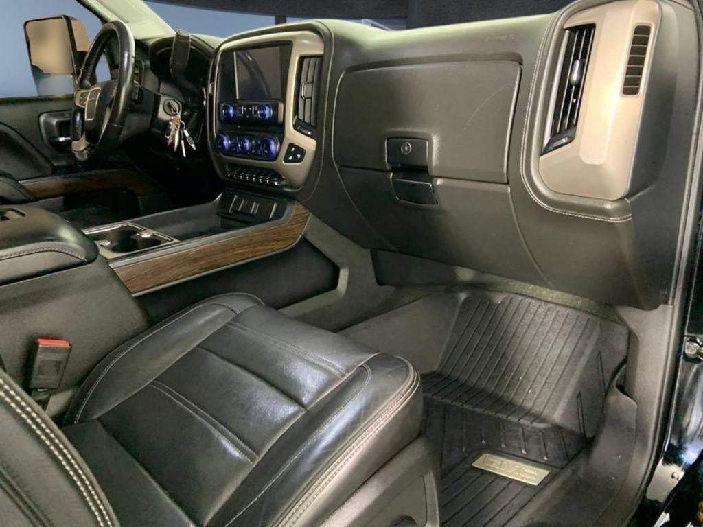2017 GMC Sierra 1500 Crew Cab Standard Box 4-Wheel Drive Denali