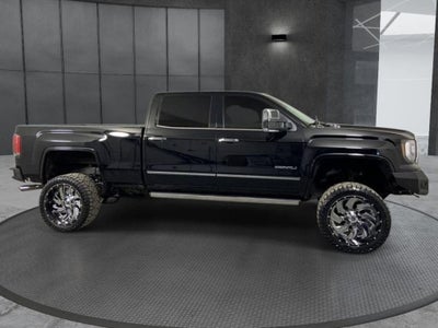 2017 GMC Sierra 1500 Crew Cab Standard Box 4-Wheel Drive Denali