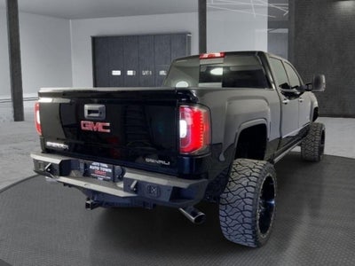 2017 GMC Sierra 1500 Crew Cab Standard Box 4-Wheel Drive Denali