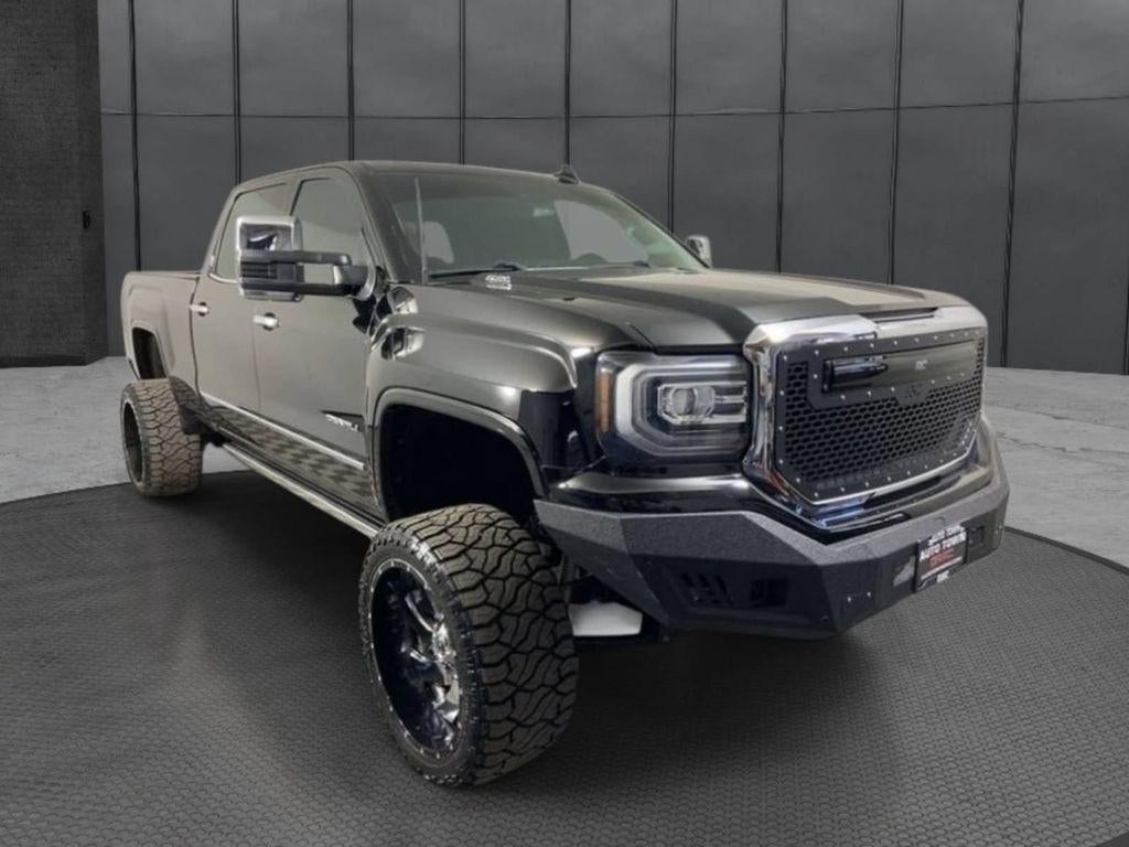 2017 GMC Sierra 1500 Crew Cab Standard Box 4-Wheel Drive Denali