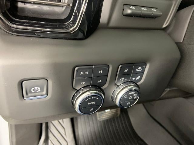 2015 GMC Sierra 1500 Crew Cab Short Box 4-Wheel Drive SLT