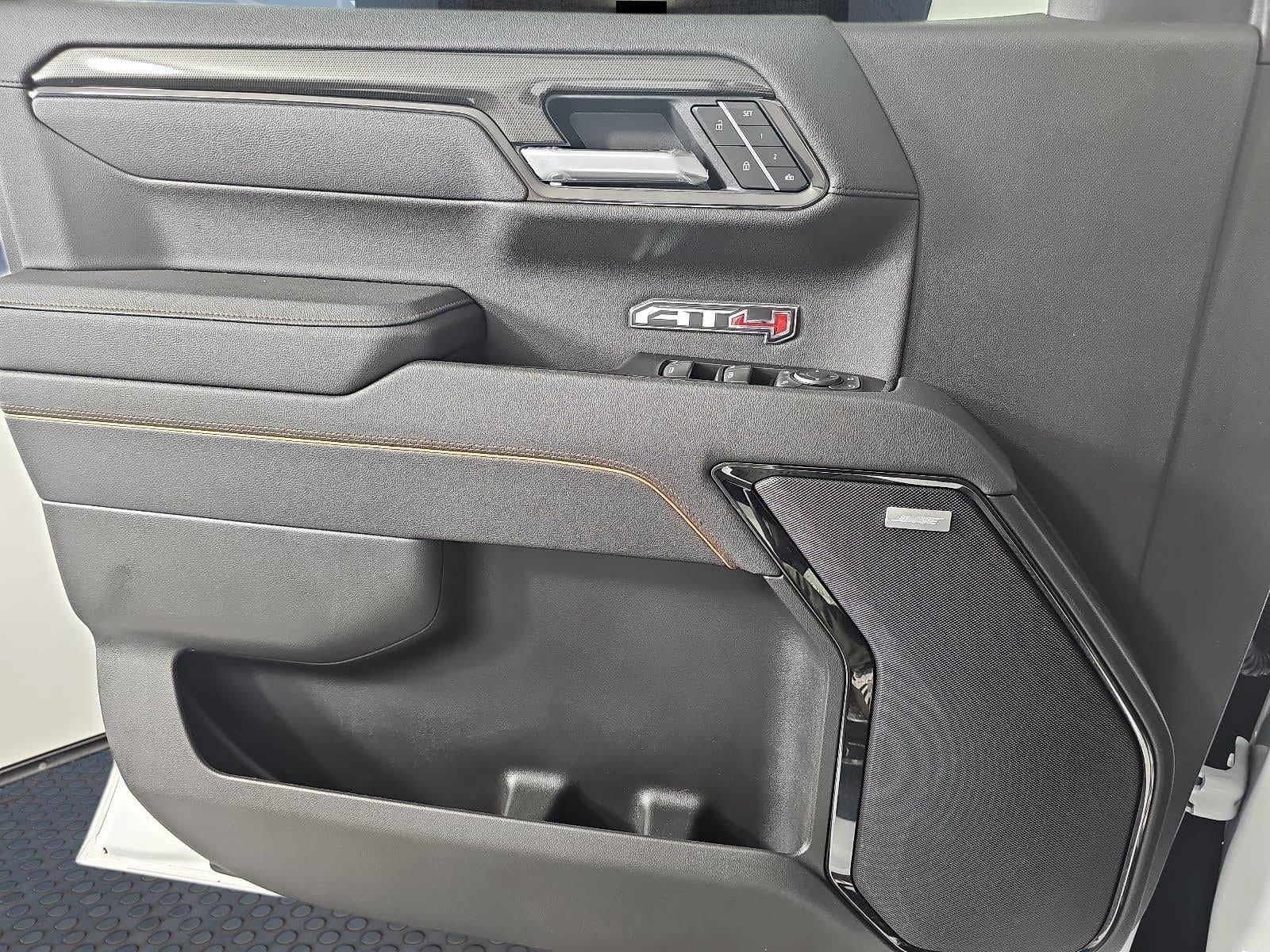 2025 GMC Sierra 1500 Crew Cab Short Box 4-Wheel Drive AT4