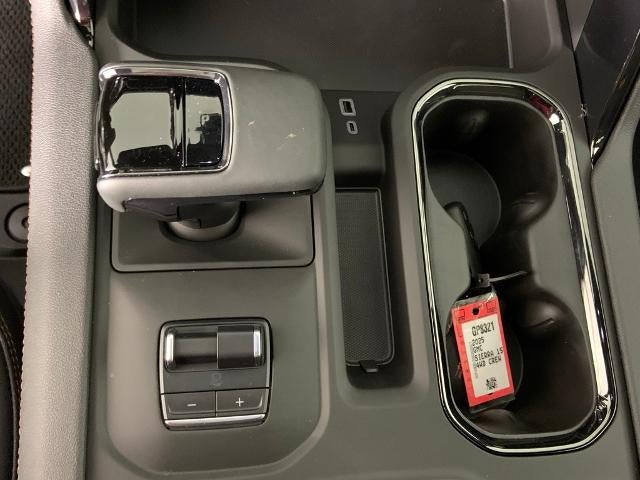 2025 GMC Sierra 1500 Crew Cab Short Box 4-Wheel Drive AT4