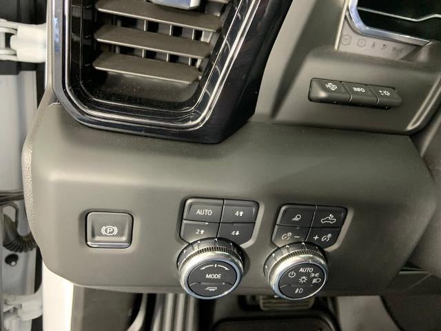 2025 GMC Sierra 1500 Crew Cab Short Box 4-Wheel Drive AT4X