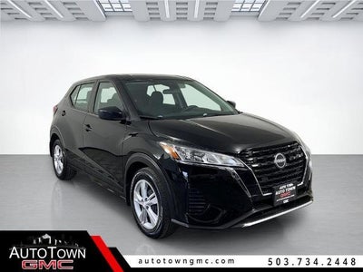 2025 Nissan Kicks Play S FWD