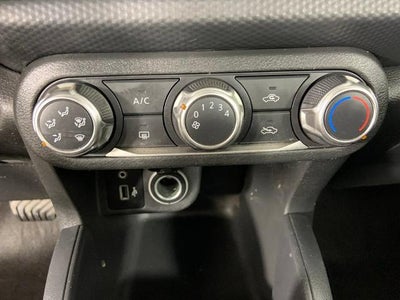 2025 Nissan Kicks Play S FWD