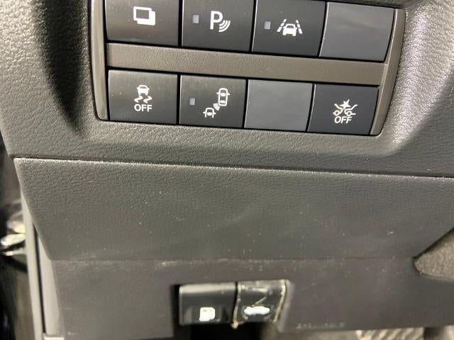 2025 Nissan Kicks Play S FWD