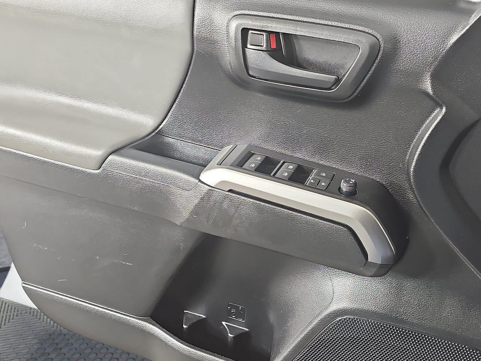 2021 Toyota Tacoma 4WD SR5 Double Cab 5' Bed V6 AT (GS)