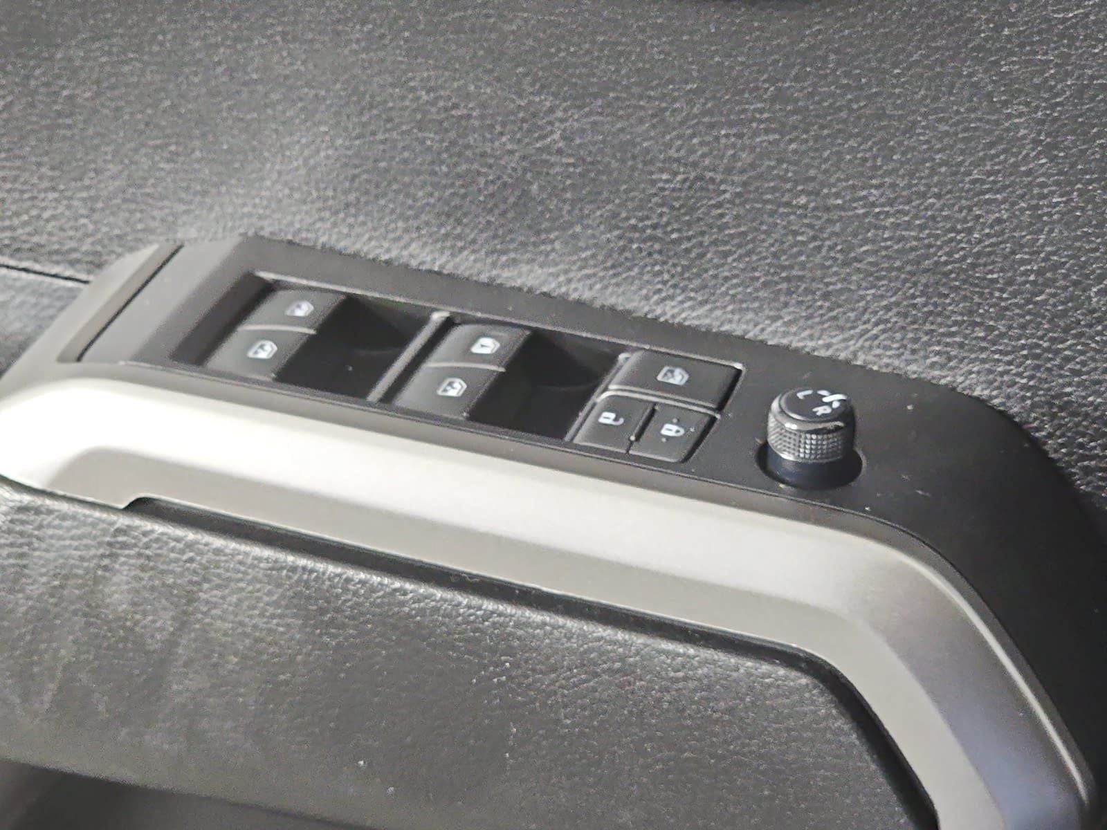 2021 Toyota Tacoma 4WD SR5 Double Cab 5' Bed V6 AT (GS)