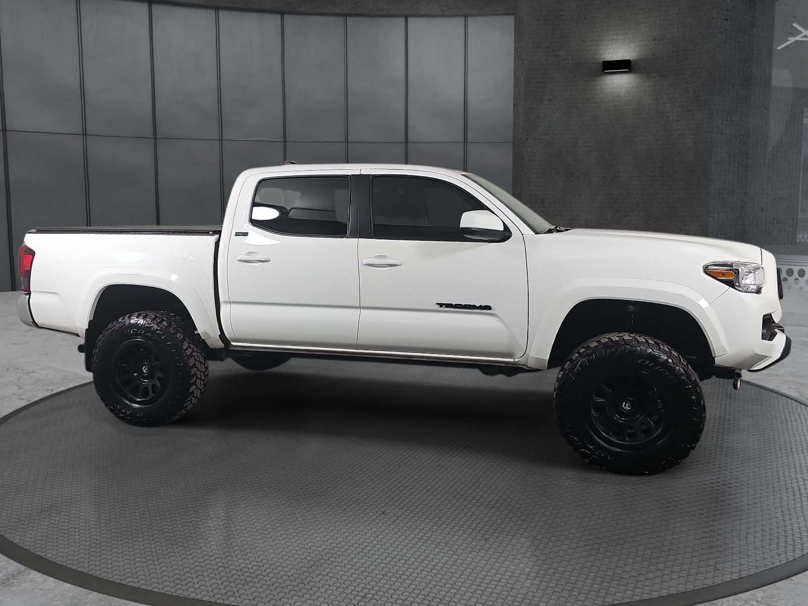 2021 Toyota Tacoma 4WD SR5 Double Cab 5' Bed V6 AT (GS)