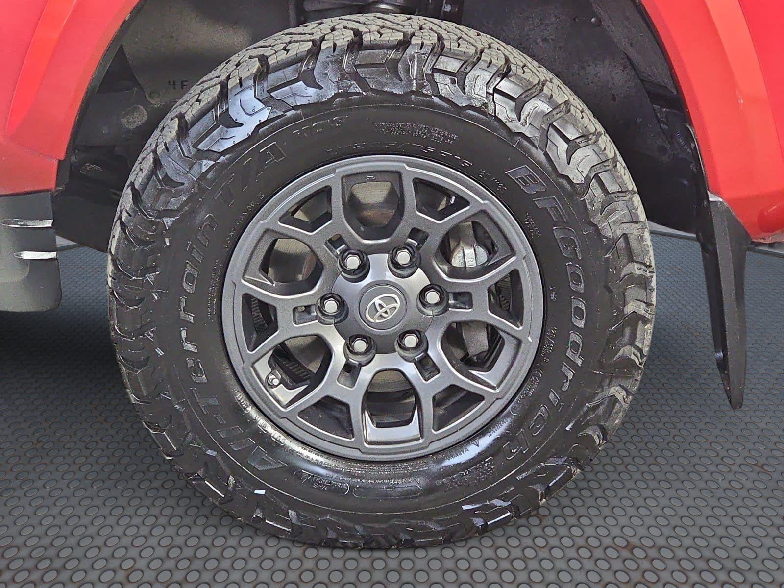 2018 Toyota Tacoma SR5 Double Cab 6' Bed V6 4x4 AT (Natl)