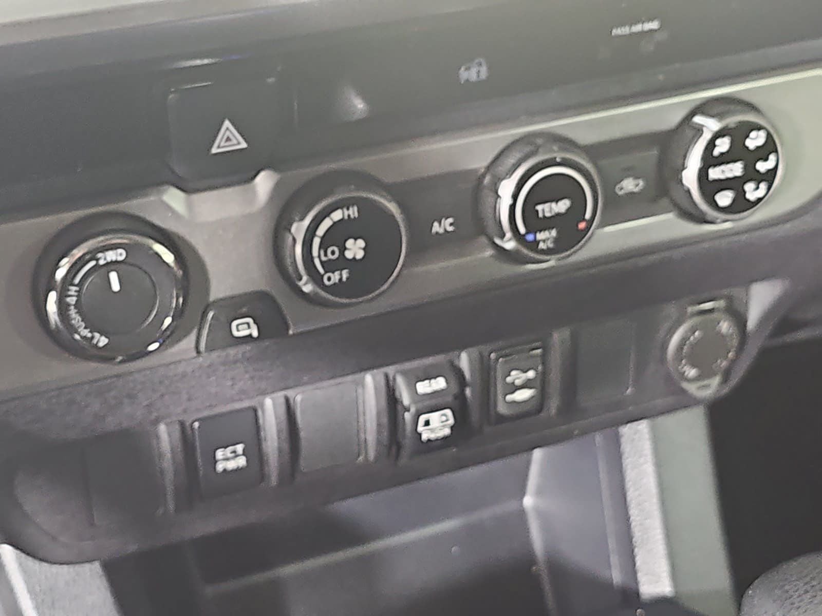2018 Toyota Tacoma SR5 Double Cab 6' Bed V6 4x4 AT (Natl)