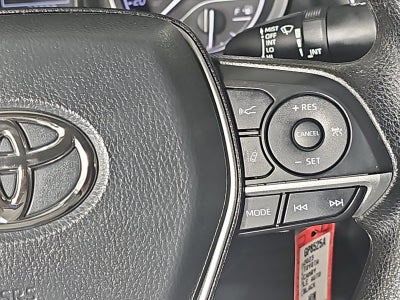 2023 Toyota Camry LE Auto (SE)