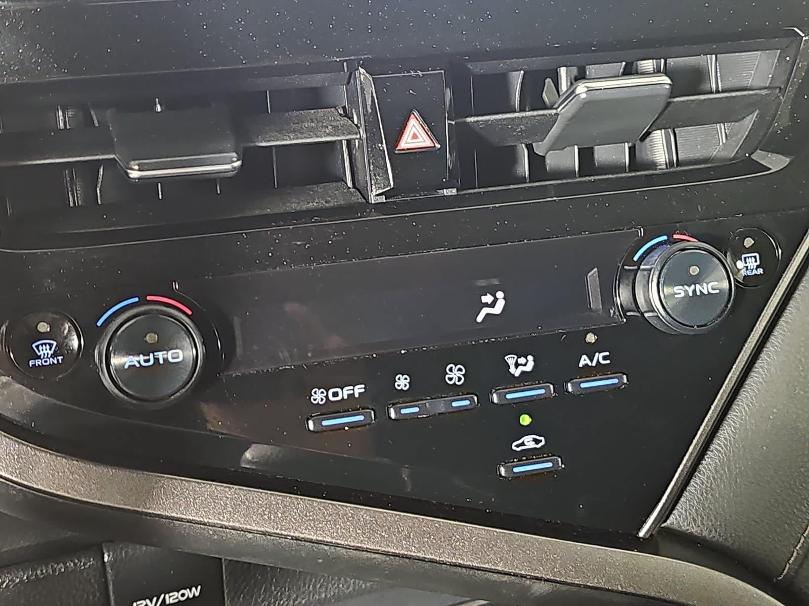 2023 Toyota Camry LE Auto (SE)