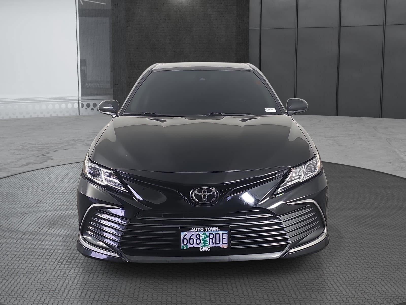 2023 Toyota Camry LE Auto (SE)