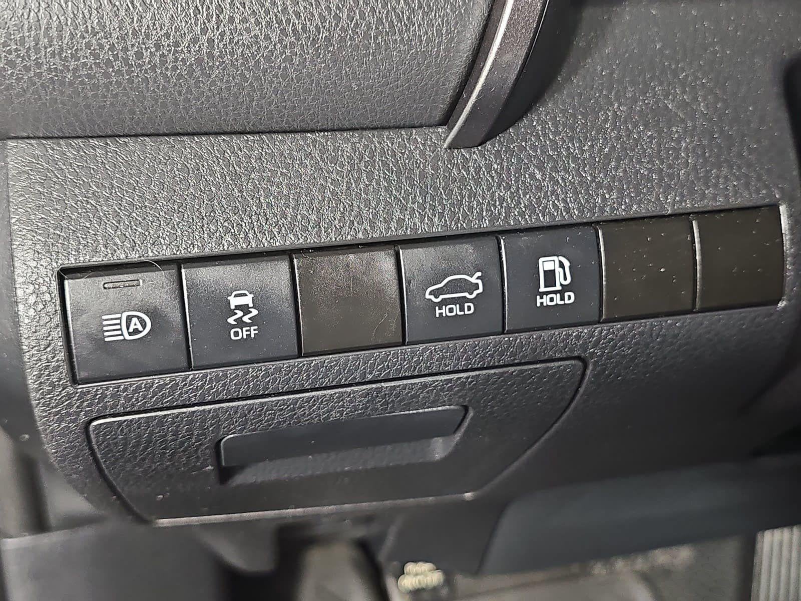 2023 Toyota Camry LE Auto (SE)