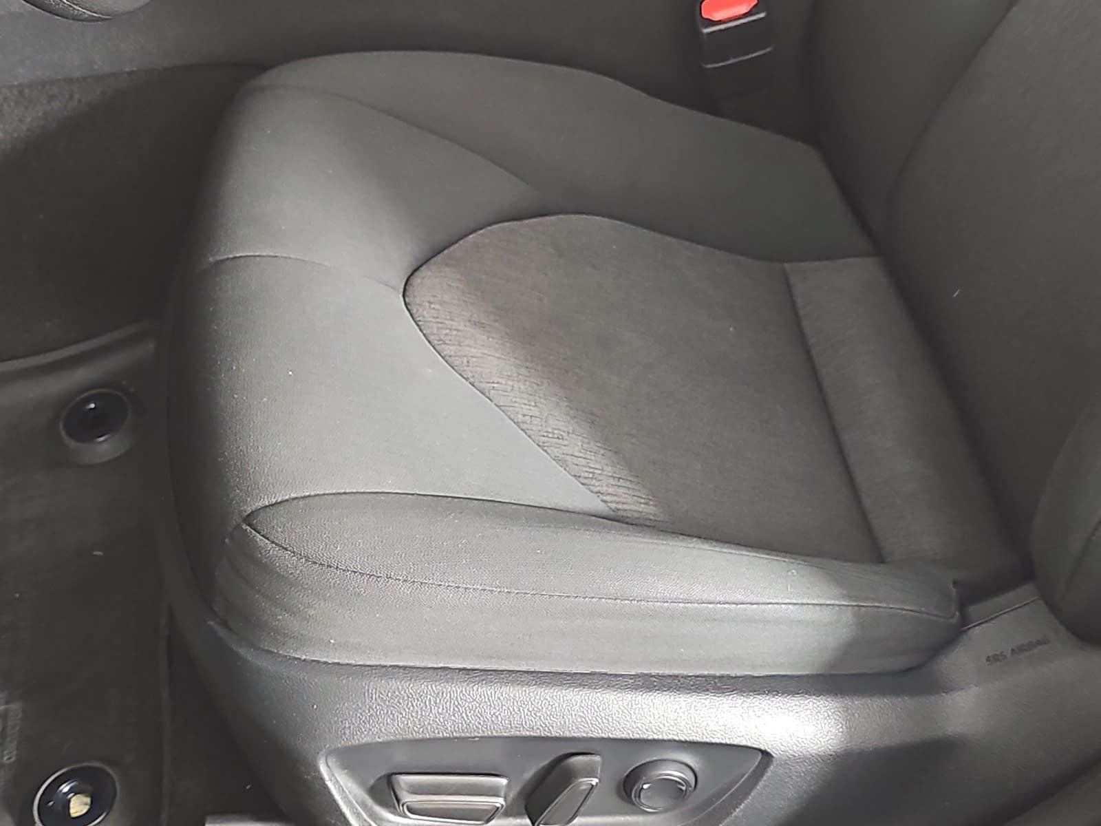 2023 Toyota Camry LE Auto (SE)
