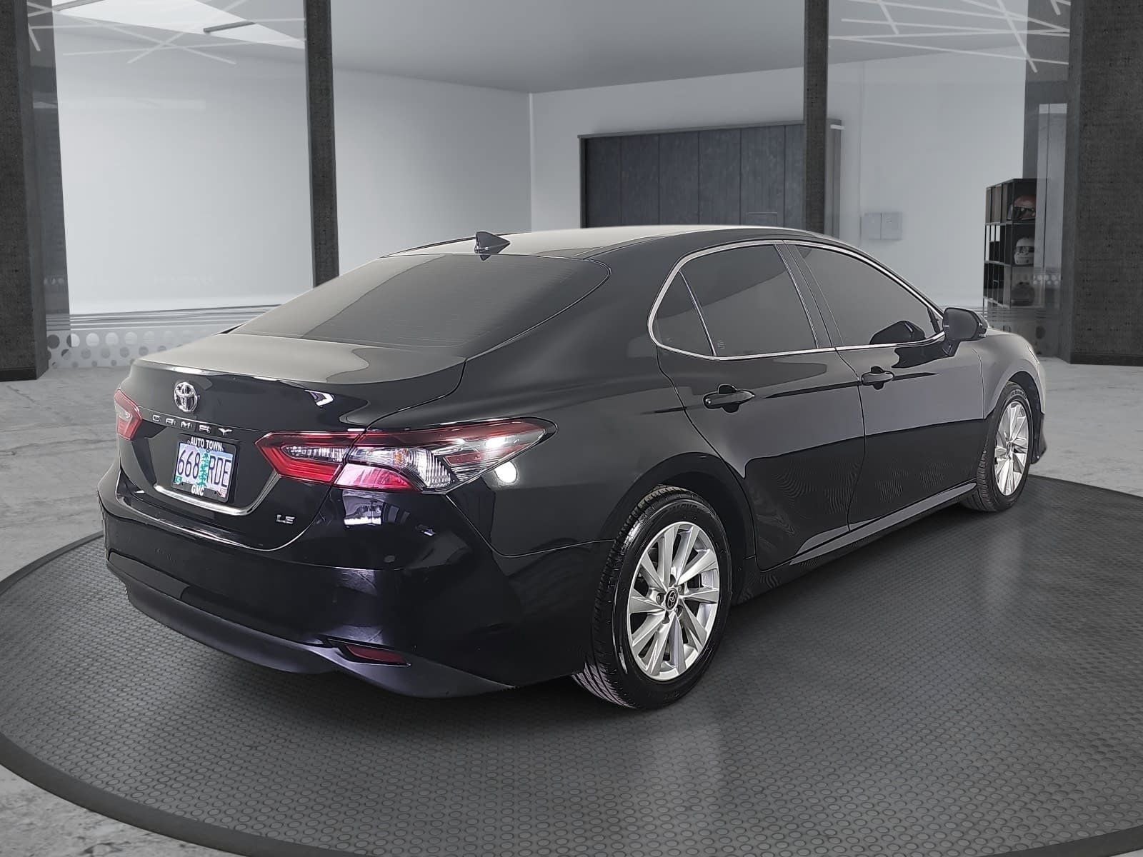 2023 Toyota Camry LE Auto (SE)