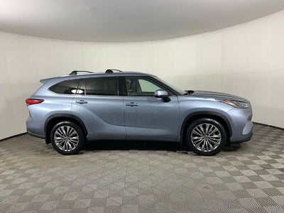 2020 Toyota Highlander Platinum AWD (Natl)