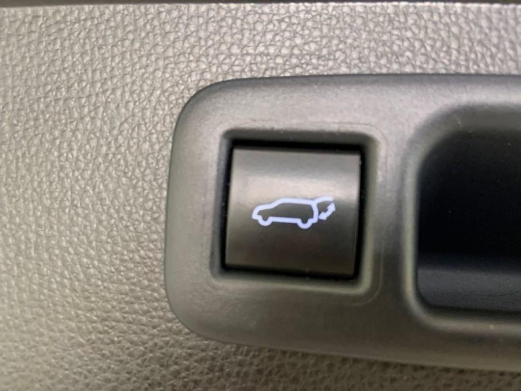 2021 Toyota Highlander Limited FWD (GS)