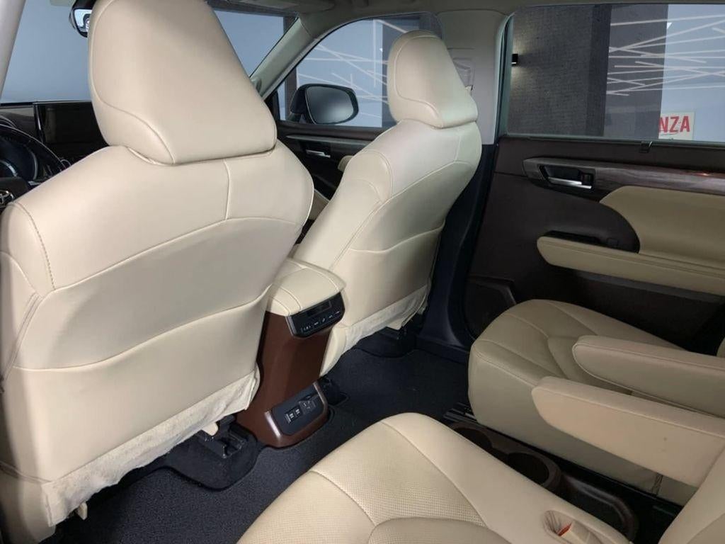 2021 Toyota Highlander Limited FWD (GS)