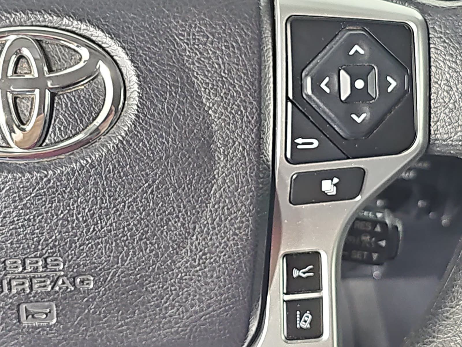 2021 Toyota Tundra 4WD SR5 CrewMax 5.5' Bed 5.7L (SE)