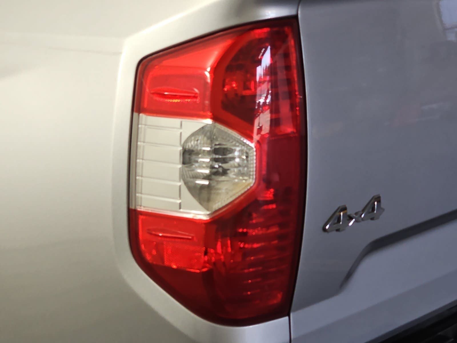 2021 Toyota Tundra 4WD SR5 CrewMax 5.5' Bed 5.7L (SE)