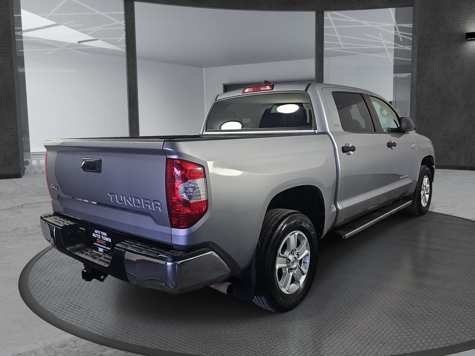 2021 Toyota Tundra 4WD SR5 CrewMax 5.5' Bed 5.7L (SE)