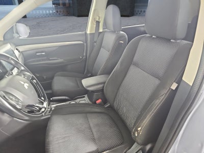 2016 Mitsubishi Outlander AWC 4dr ES