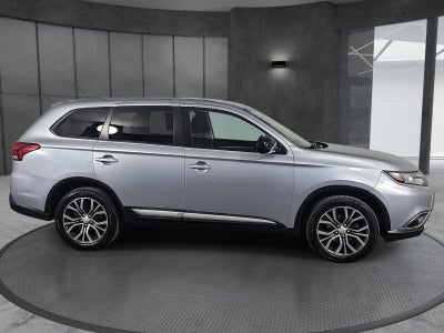 2016 Mitsubishi Outlander AWC 4dr ES