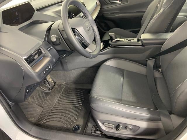 2023 Toyota Prius XLE AWD (Natl)