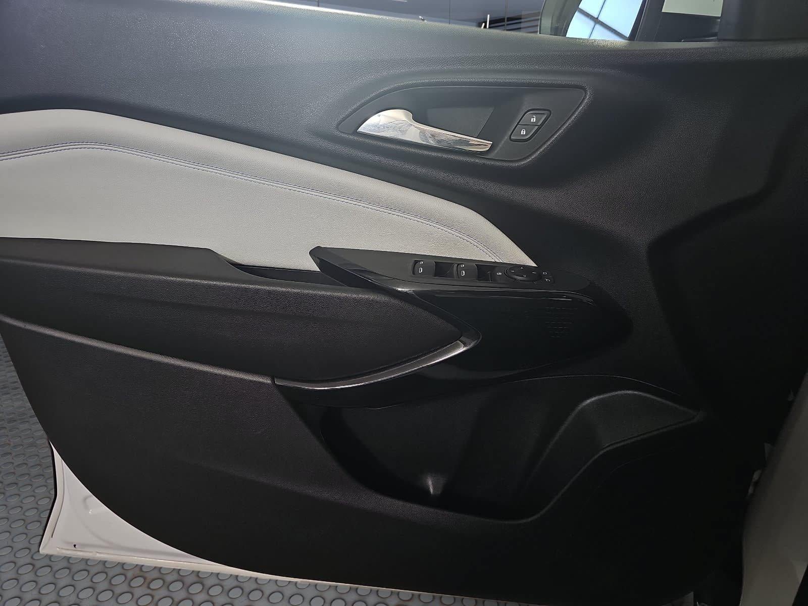 2025 Chevrolet Trax FWD 4dr LT