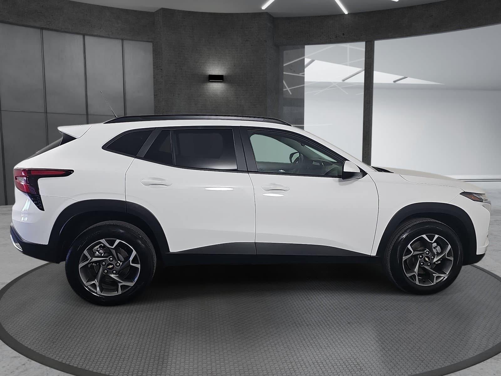 2025 Chevrolet Trax FWD 4dr LT