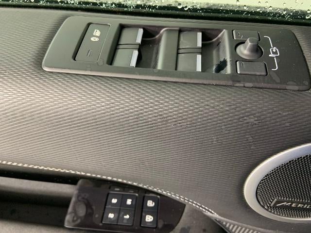 2023 Land Rover Discovery P300 S R-Dynamic