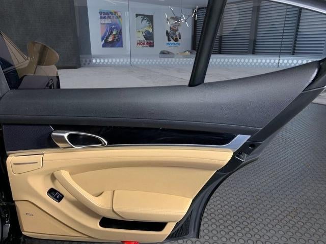 2013 Porsche Panamera 4dr HB