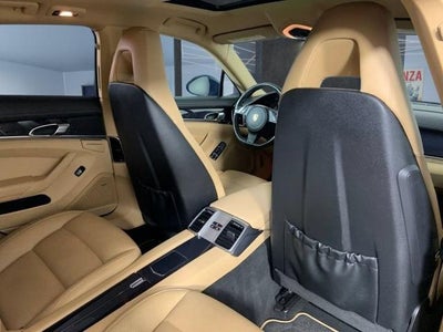 2013 Porsche Panamera 4dr HB