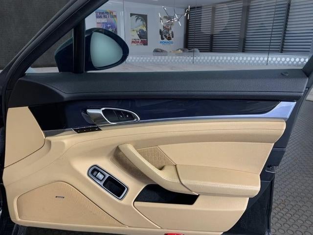 2013 Porsche Panamera 4dr HB