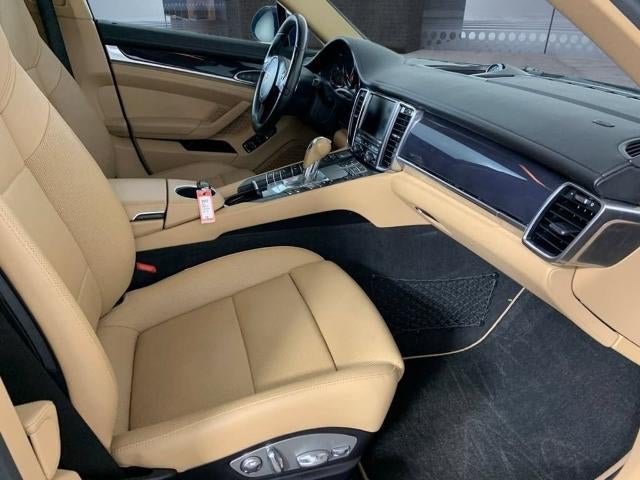 2013 Porsche Panamera 4dr HB