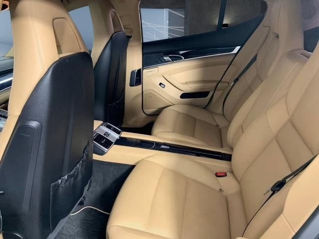 2013 Porsche Panamera 4dr HB